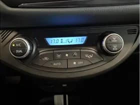 Toyota Yaris 1.5 Hybrid Dynamic thumbnail 20