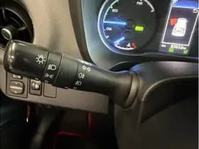 Toyota Yaris 1.5 Hybrid Dynamic thumbnail 24