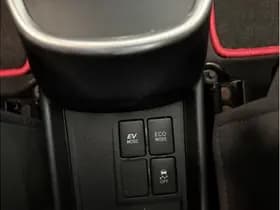 Toyota Yaris 1.5 Hybrid Dynamic thumbnail 26