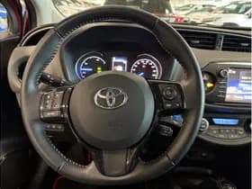Toyota Yaris 1.5 Hybrid Dynamic thumbnail 27