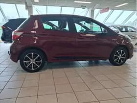 Toyota Yaris 1.5 Hybrid Dynamic thumbnail 9