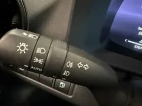 Toyota C-HR 1.8 Hybrid 140 Dynamic thumbnail 31