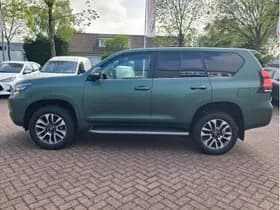 Toyota Land Cruiser thumbnail 2