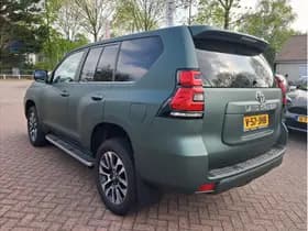 Toyota Land Cruiser thumbnail 3