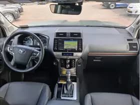 Toyota Land Cruiser thumbnail 7