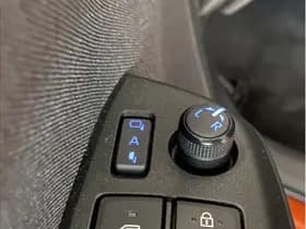 Toyota Yaris 1.5 Hybrid Executive thumbnail 18