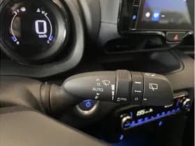 Toyota Yaris 1.5 Hybrid Executive thumbnail 24