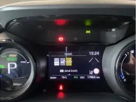 Toyota Yaris 1.5 Hybrid Executive thumbnail 37