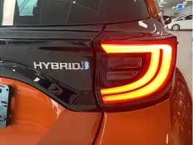 Toyota Yaris 1.5 Hybrid Executive thumbnail 6