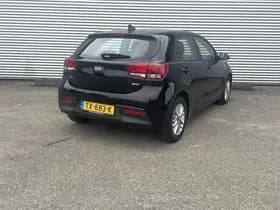Kia Rio thumbnail 4