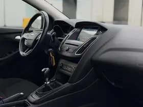 Ford Focus thumbnail 12