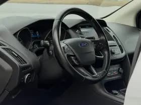 Ford Focus thumbnail 10
