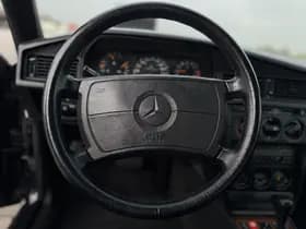Mercedes-Benz 190-Serie thumbnail 16