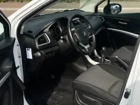 Suzuki SX4 S-Cross thumbnail 8