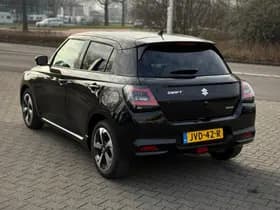 Suzuki Swift thumbnail 3