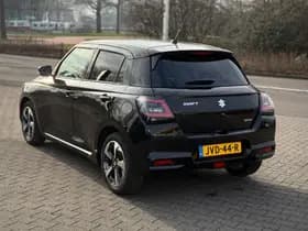 Suzuki Swift thumbnail 3