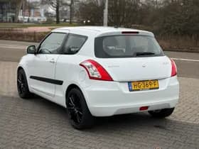 Suzuki Swift thumbnail 3