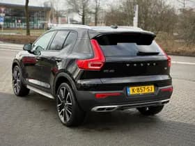 Volvo XC40 thumbnail 3