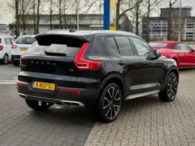 Volvo XC40 thumbnail 5