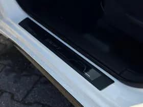 Suzuki Swift thumbnail 11