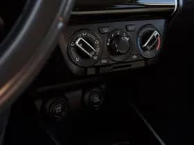 Suzuki Swift thumbnail 24