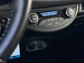 Toyota Yaris thumbnail 19