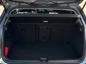 Volkswagen Golf thumbnail 37