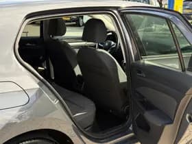 Volkswagen Golf thumbnail 38