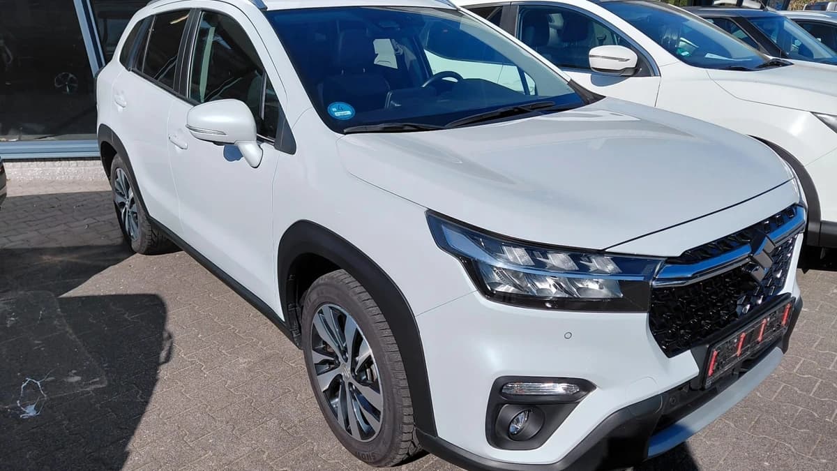 Suzuki S-CROSS — foto 1