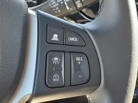 Suzuki S-CROSS thumbnail 12