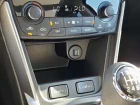 Suzuki S-CROSS thumbnail 14