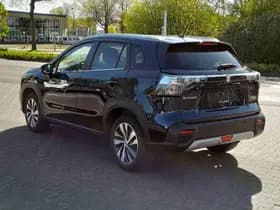 Suzuki S-CROSS thumbnail 3