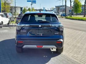 Suzuki S-CROSS thumbnail 4