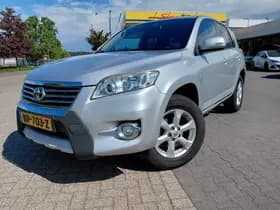 Toyota RAV4 thumbnail 1