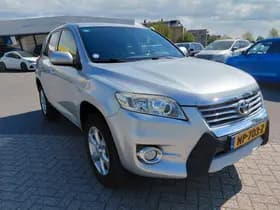 Toyota RAV4 thumbnail 4