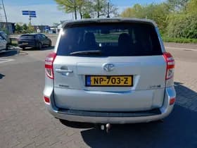 Toyota RAV4 thumbnail 7