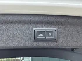 Audi Q3 35 TFSI S Line Edition * Panorama * Trekhaak * Stoelverwarming * Camera * thumbnail 10