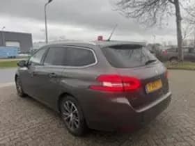 Peugeot 4.000,- Peugeot 308 SW 1.2 e-THP Allure thumbnail 3