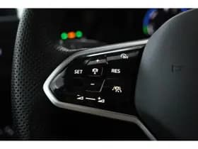 Volkswagen Golf thumbnail 22