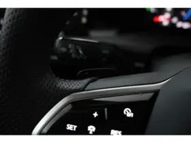 Volkswagen Golf thumbnail 25