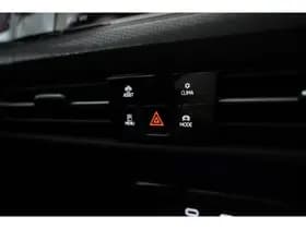 Volkswagen Golf thumbnail 33