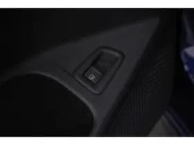 Volkswagen Golf thumbnail 61