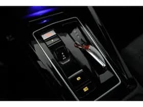 Volkswagen Golf thumbnail 75