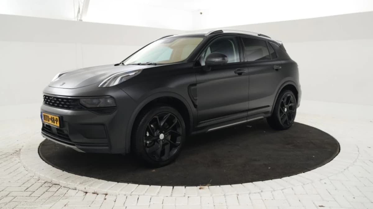 Lynk & Co 01 — foto 1