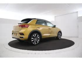 Volkswagen T-Roc thumbnail 4