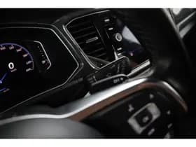 Volkswagen T-Roc thumbnail 37