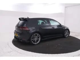 Volkswagen Golf thumbnail 2