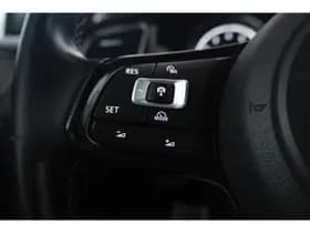 Volkswagen Golf thumbnail 22