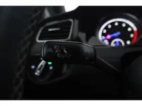 Volkswagen Golf thumbnail 24