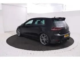 Volkswagen Golf thumbnail 37